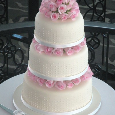 Champagne Bubbles Cake