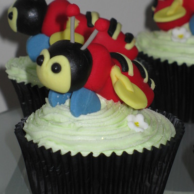 Buzzy Bee Cupcakes
