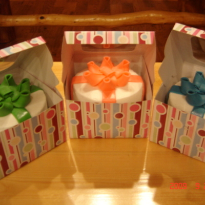 Mini Present Cakes