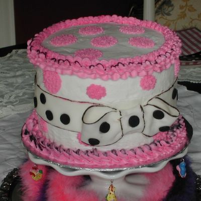 Prissy Cake - Bow And Dots