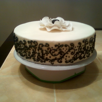 Black & White Scroll Cake