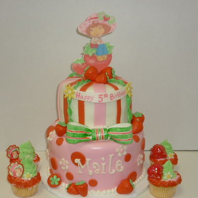 Stawberry Shortcake Cake And Cupcakes