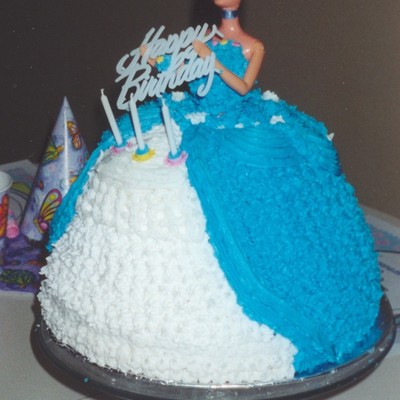 Barbie Does Cake