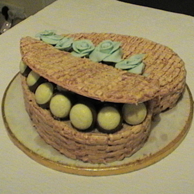 Valentines Hart Basketweave Cake