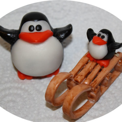 Mommy And Baby Penguin