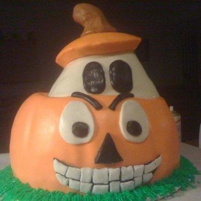 Pumpkin And Ghost Cake