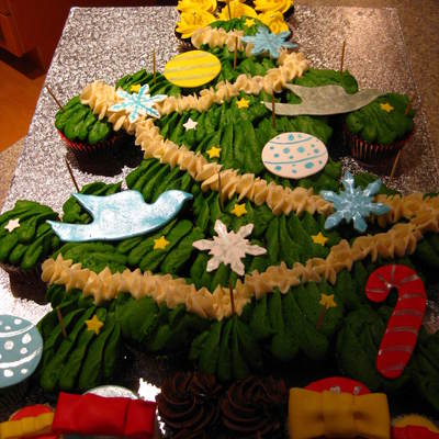 Christmas Tree Cupcake Cake