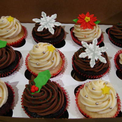 More Christmas Cupcakes 2