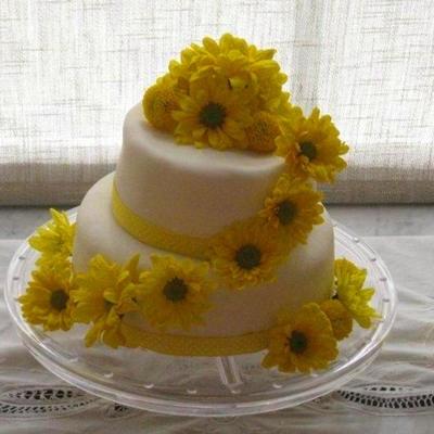 Yellow Daisy Bridal Shower Cake