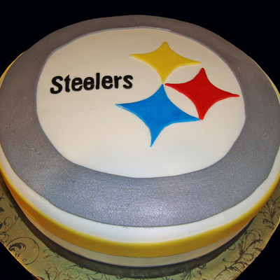 Pittsburgh Steelers Logo Cake