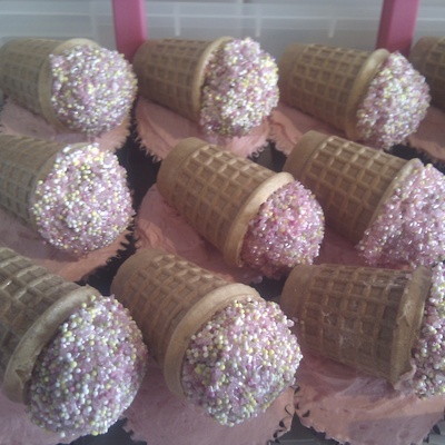 Hello Cupcake Microphone Cupcakes