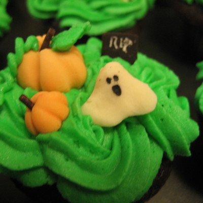 Mini Ghost Cupcakes