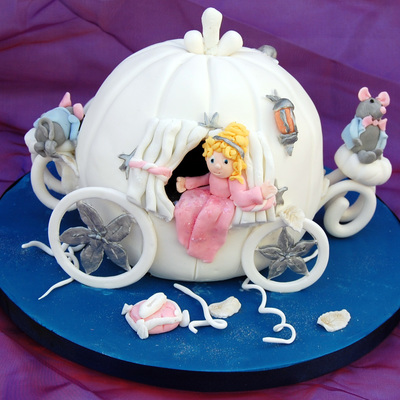 Pumpkin Carriage With Cinderella