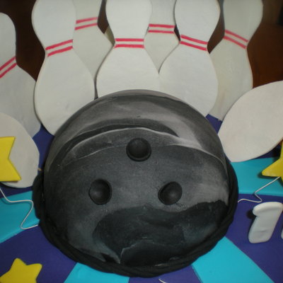 Bowling Cake