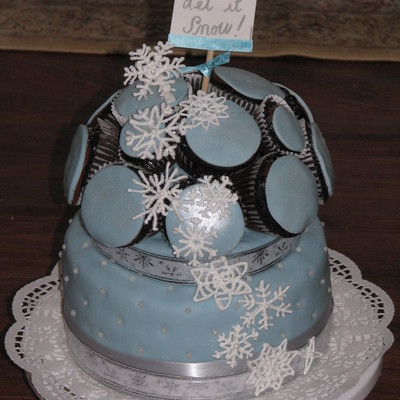 Snowflake Cupcakes And Cake