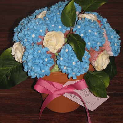 Hydrangea And Rose Cupcake Bouquet