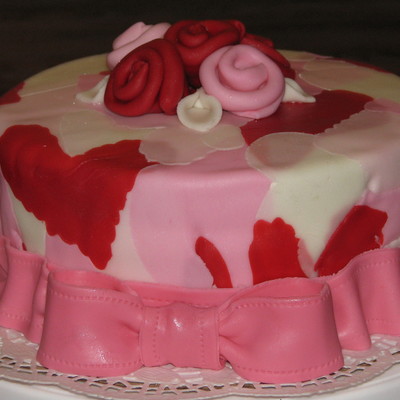 Heart And Roses Cake