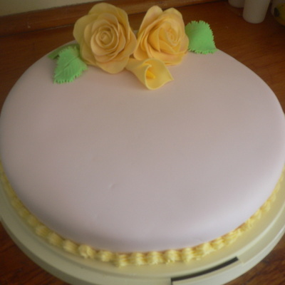 My First Big Cake/ First Time With Fondant/ First Gumpaste Flowers.