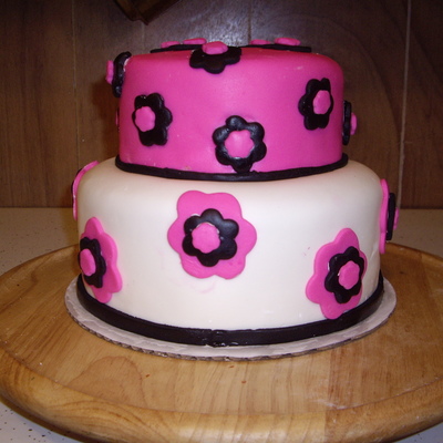 Daughters 9Th Birthday/my First Cake With Fondant