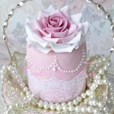 Tea Rose, Mini Cake Pink With Lace
