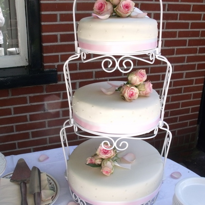 Champagne Wedding Cake With Pink Roses