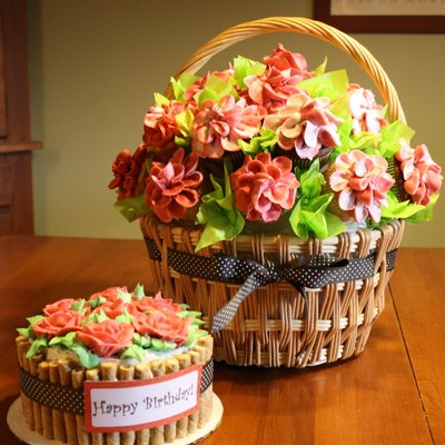 Cupcake Bouquet With Matching Cake