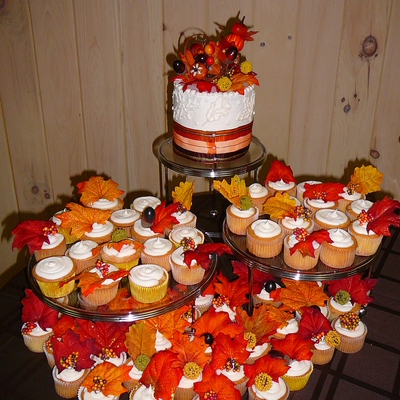 Fall Wedding Cake/cupcakes