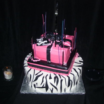 Zebra-Present Cake