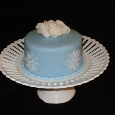 Blue And White Fondant Flowers Cake