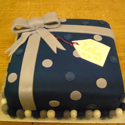 30Th Birthday Present Cake