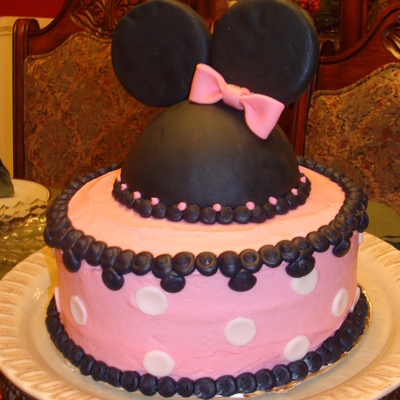 Gwen's Minnie Mouse Cake