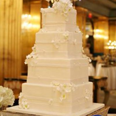 Fondant Wedding Cake-Square