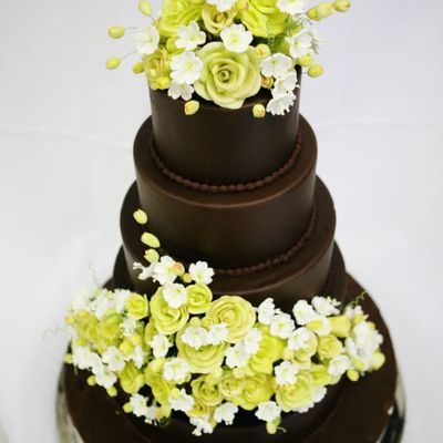 Chocolate Fondant With Gumpaste Flowers