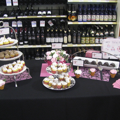 Mini Cupcakes And Flower Pots