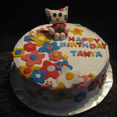 Hello Kitty Cake