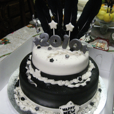 Black And White New Years Cake