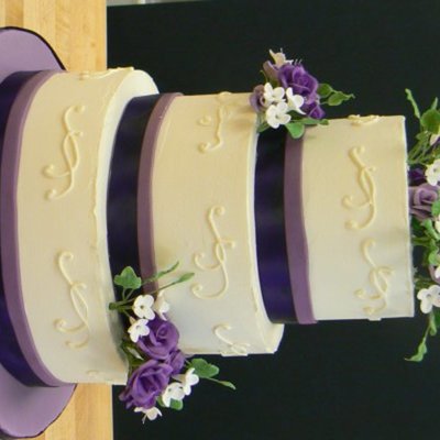 Small Wedding Cake With Roses And Lilacs