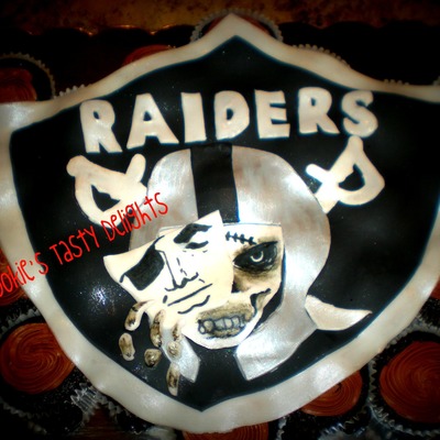Raiders Cupcake Cake