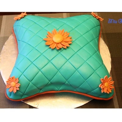 Throw Pillow Cake