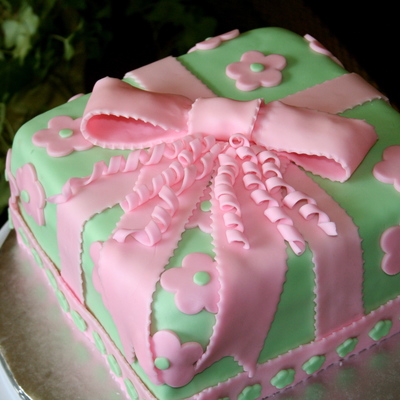 Package Cake (From Wilton Course 3)