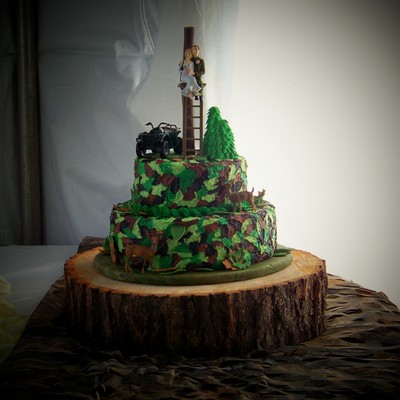 Redneck Groom's Cake