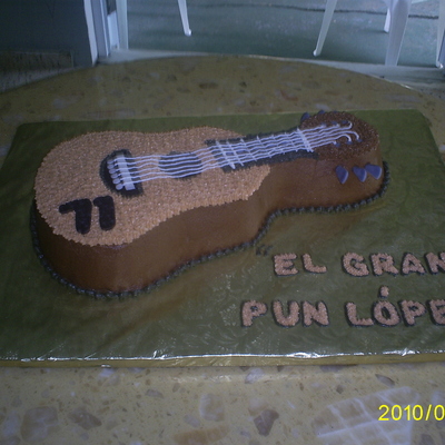 Guitar Cake