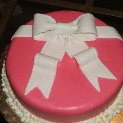Bow Cake