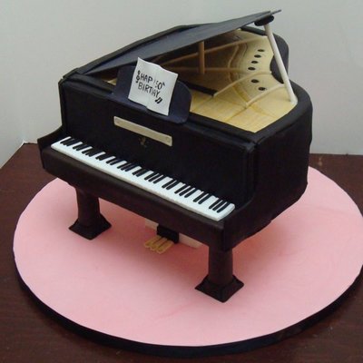 Baby Grand Piano Cake!