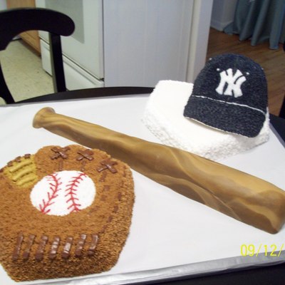 Yankee Hat/bat And Mitt W/ball