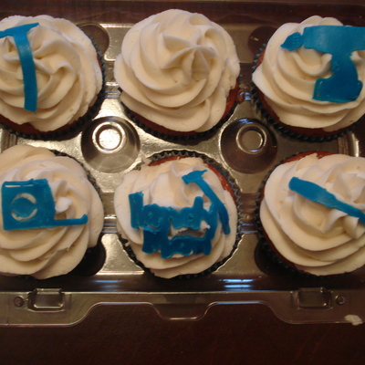 Handy Man Cupcakes
