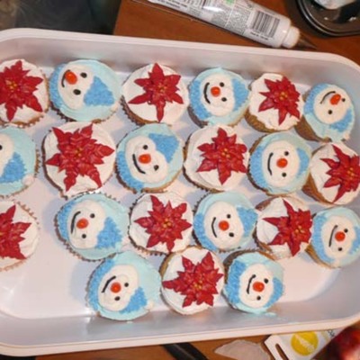 Poinsettas And Snowmen