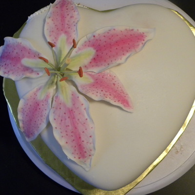 Heart W/ Stargazer Lily!