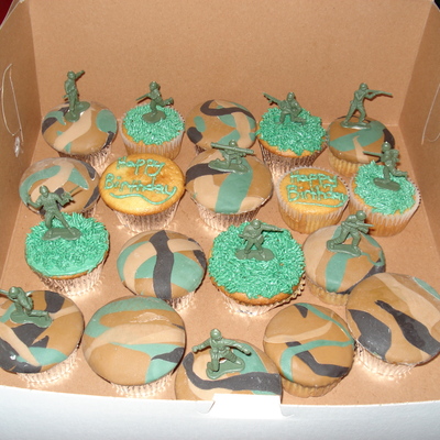 Army Cupcakes