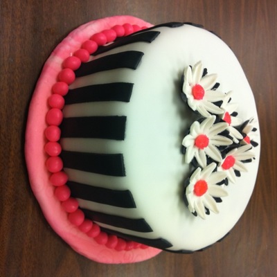 My First Fondant Cake!